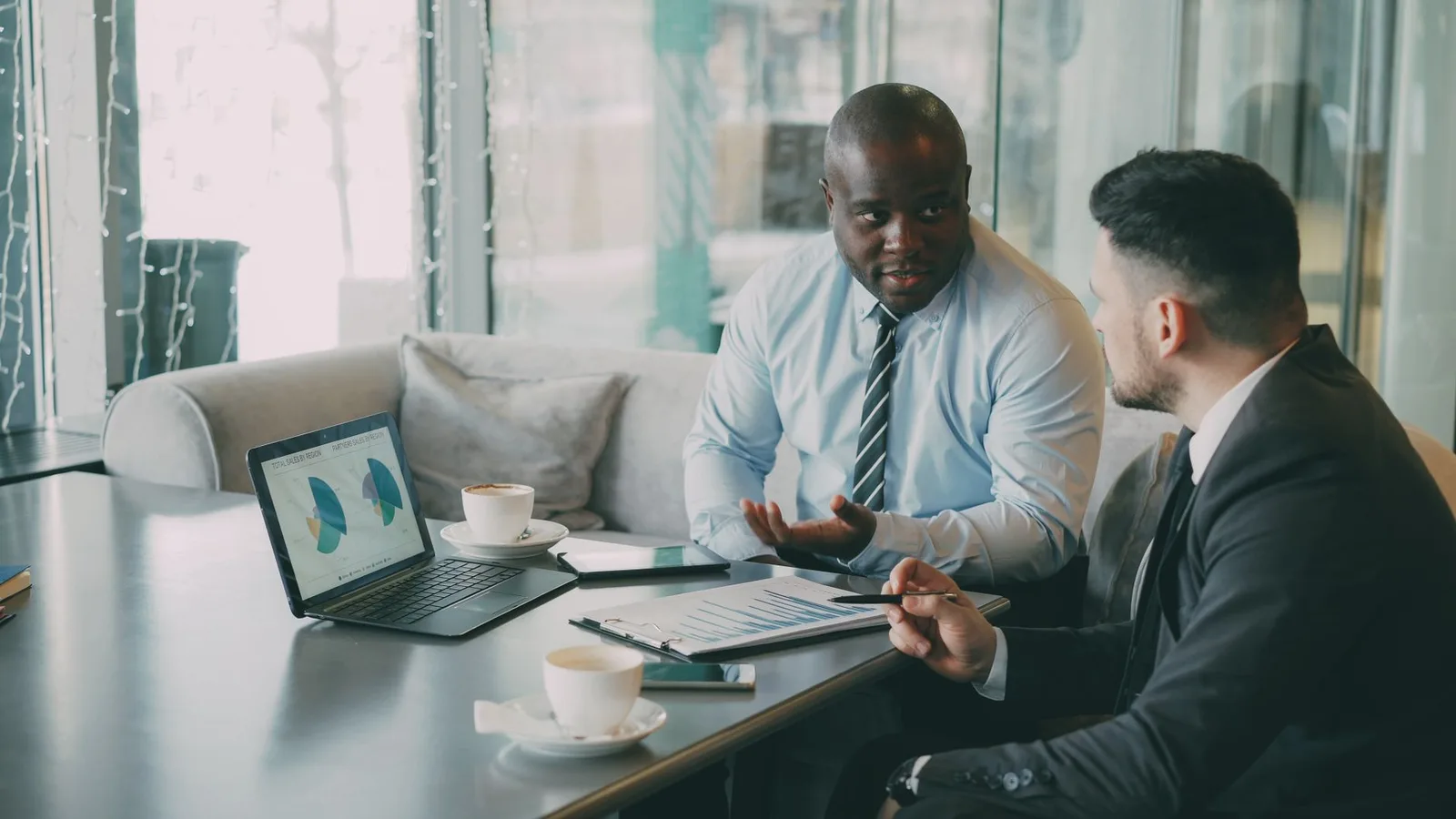 Product-market fit en B2B: señales reales y métricas para no confundir tracción