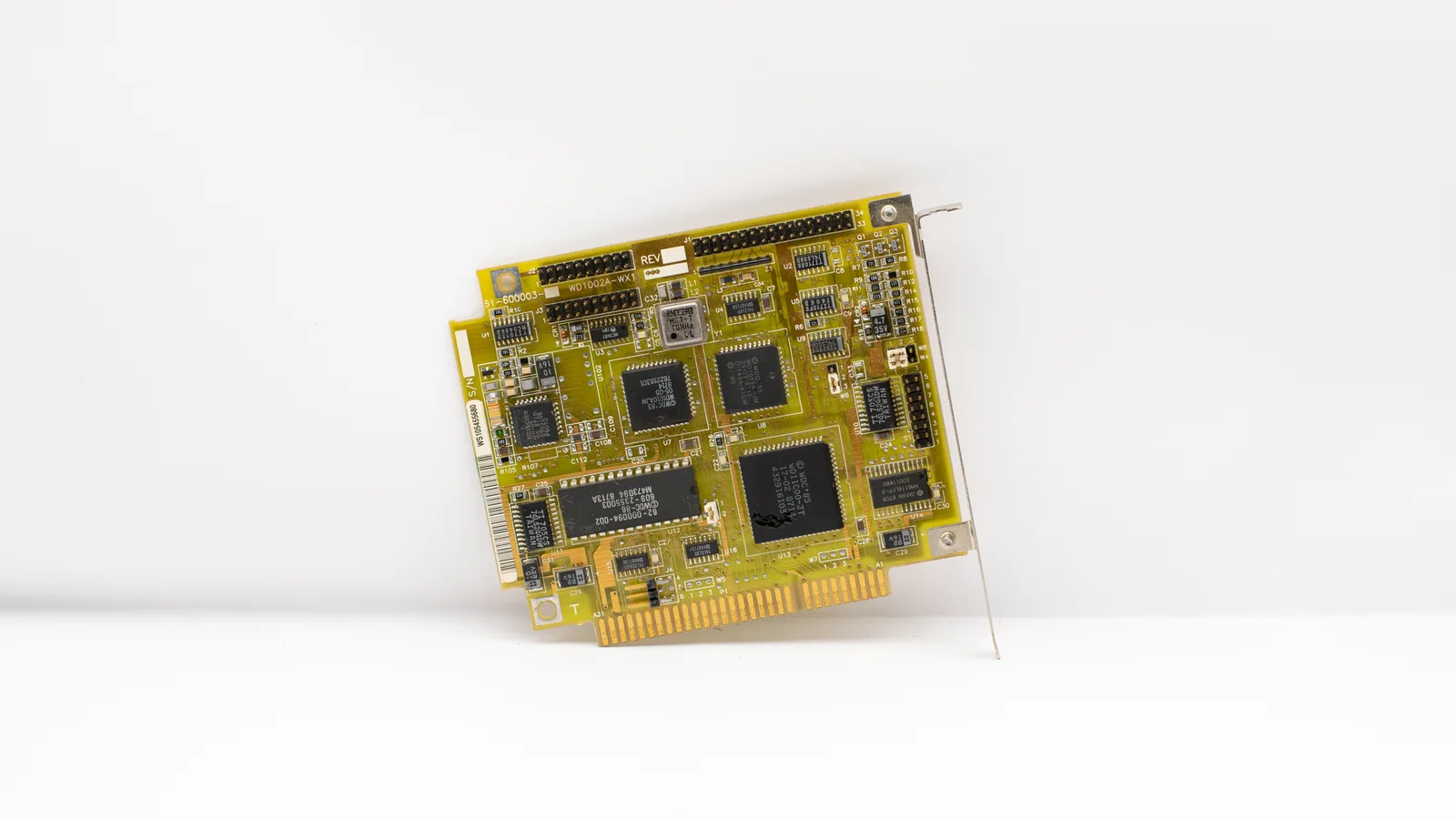 Salience Labs levanta 125 millones de dólares para chips fotónicos de centros de datos de IA